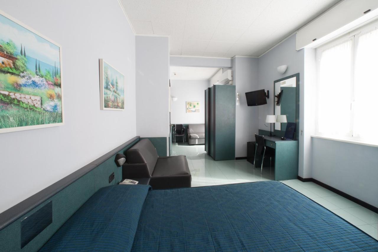 Hotel Tirreno Genoa Exterior photo