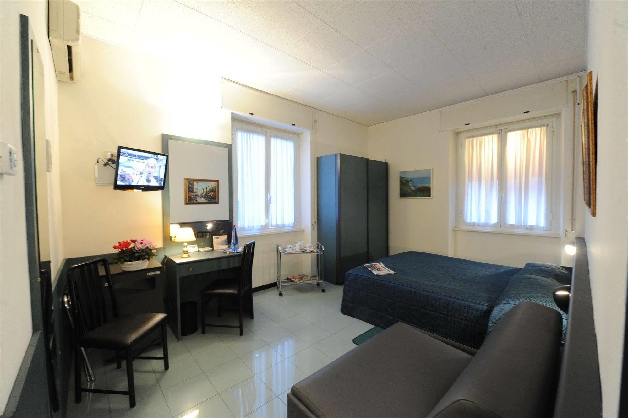 Hotel Tirreno Genoa Exterior photo