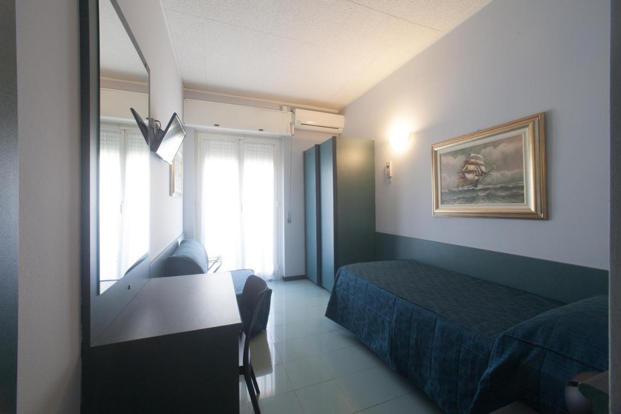 Hotel Tirreno Genoa Exterior photo